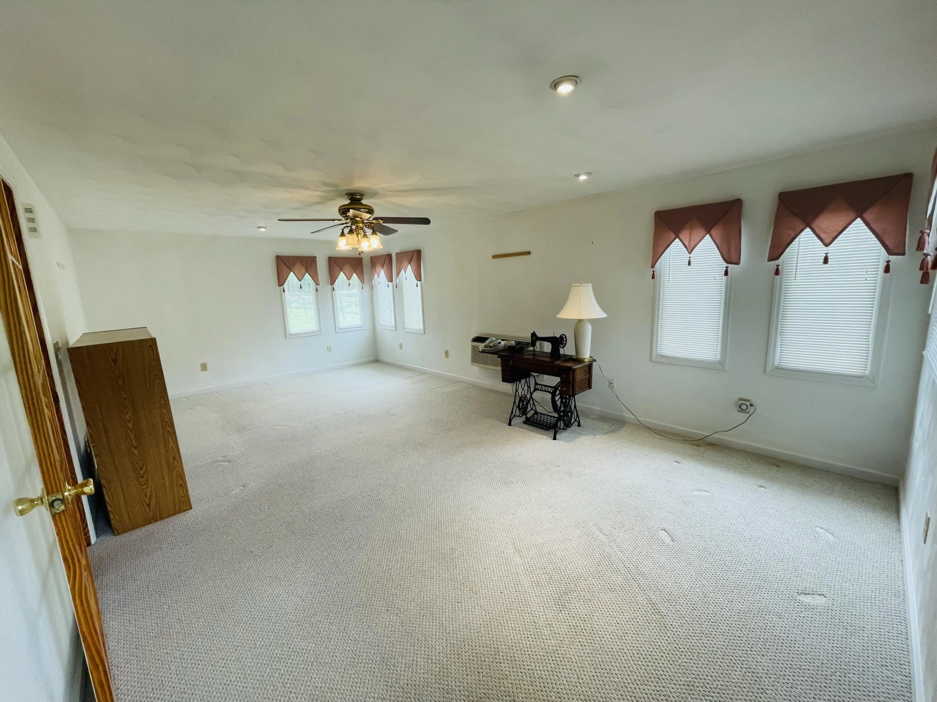 1156 Rosemont LN - Photo 20