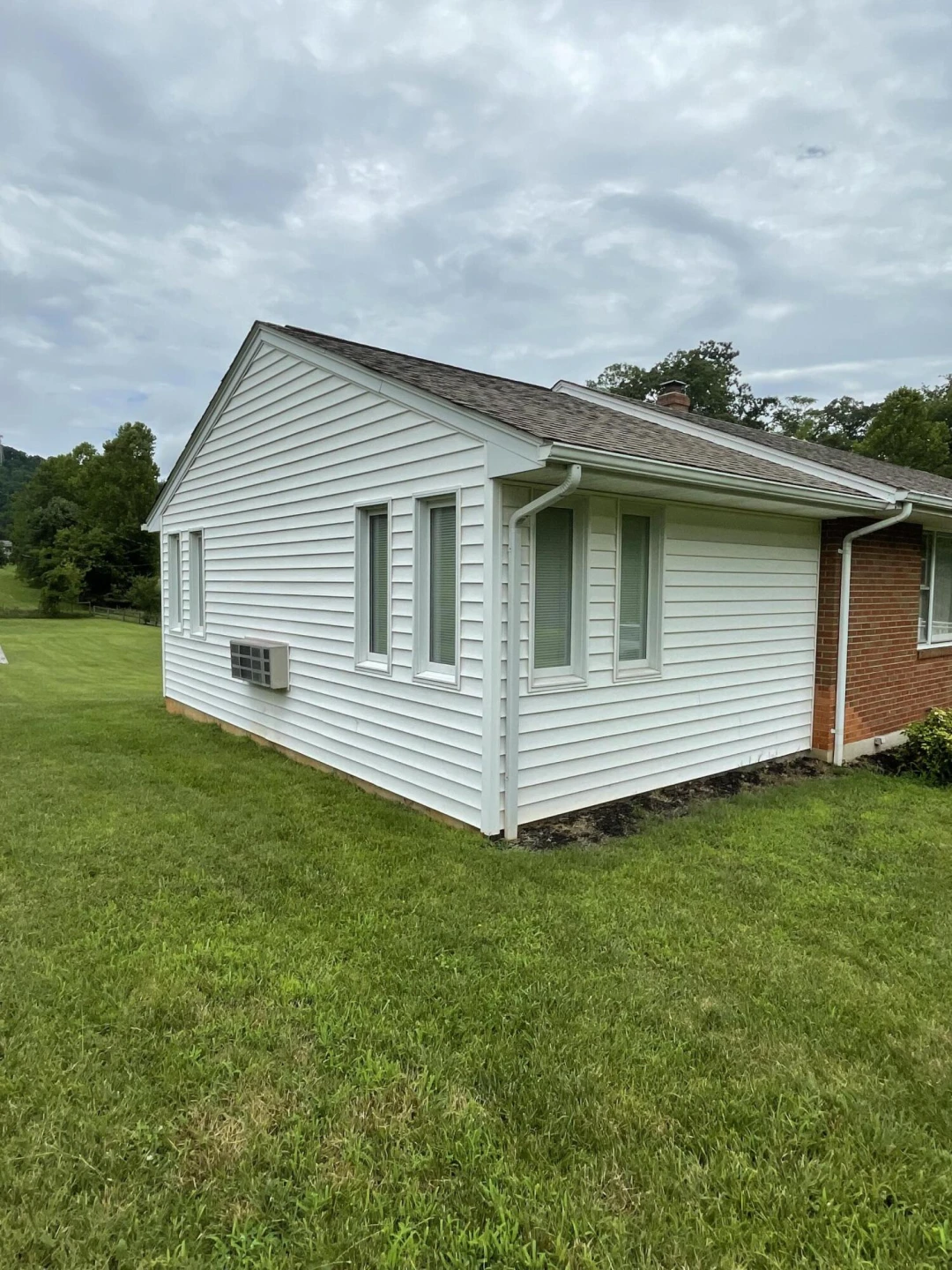 1156 Rosemont LN - Photo 5