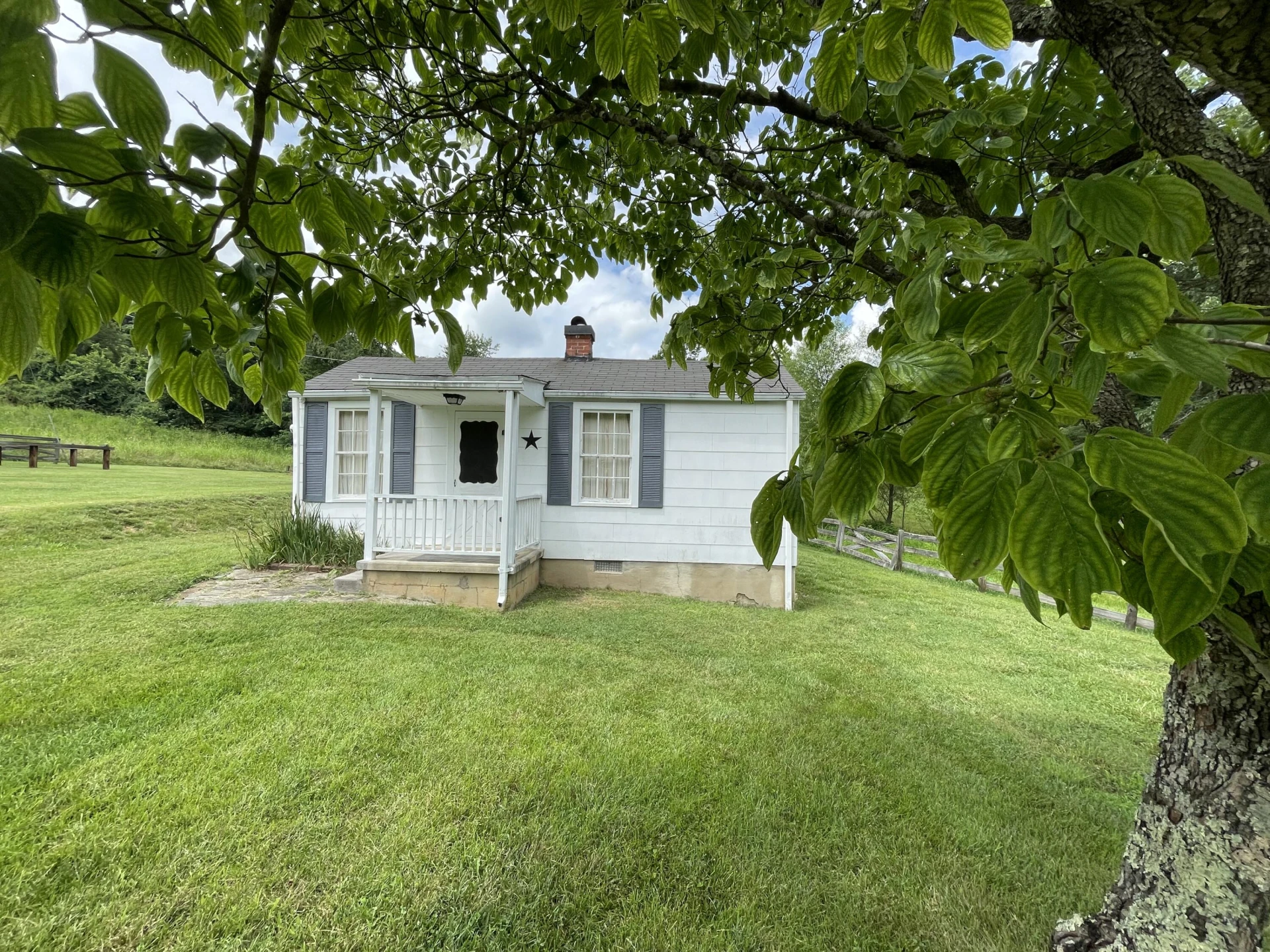 1156 Rosemont LN - Photo 7