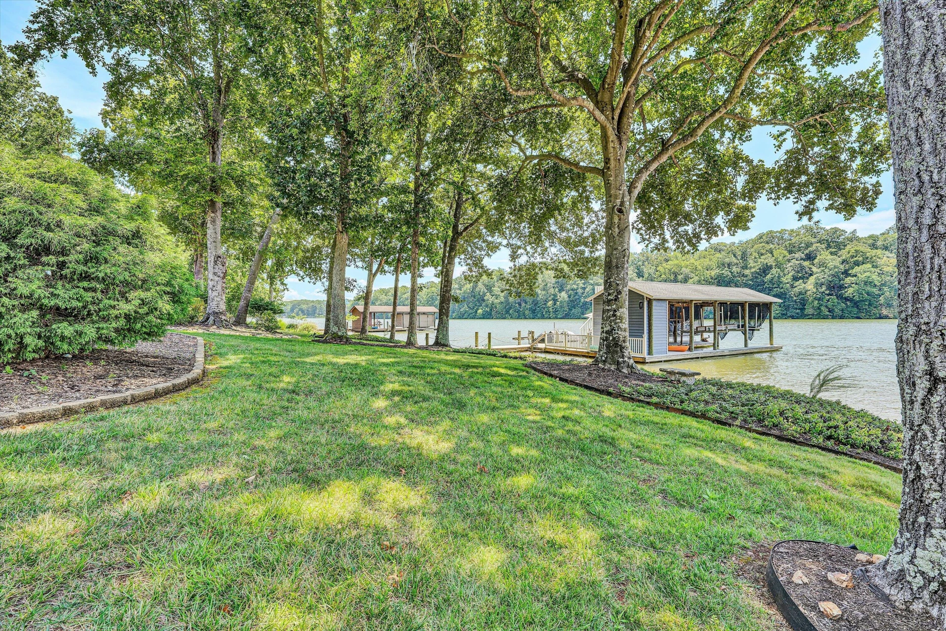 242 Beech DR - Photo 3