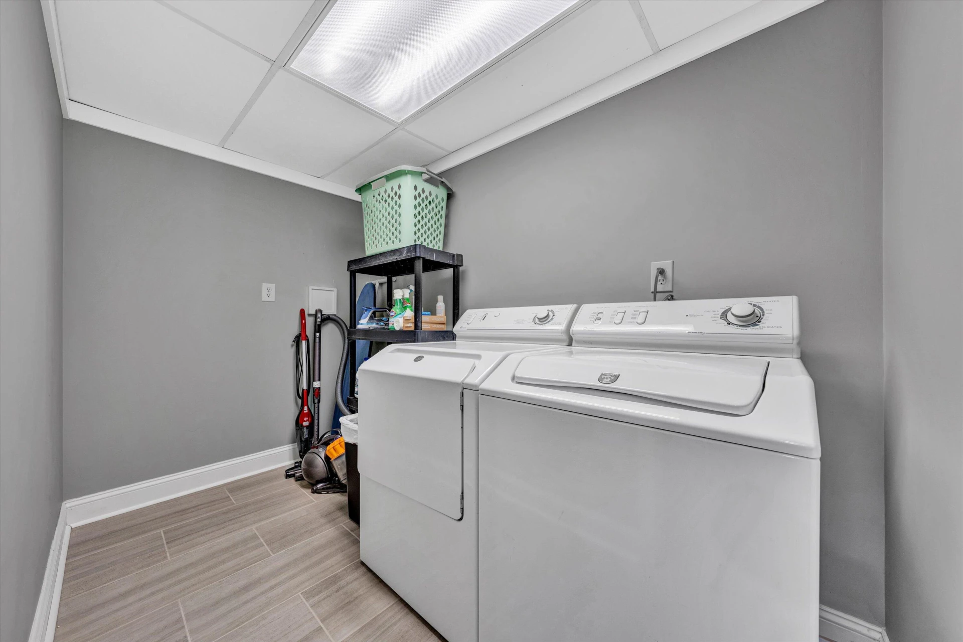 242 Beech DR - Photo 88