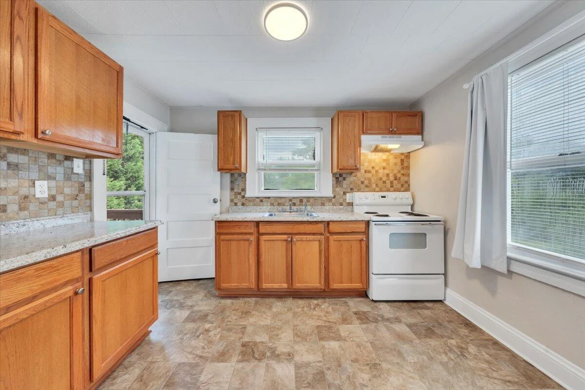 5024 MORWANDA ST NW - Photo 10