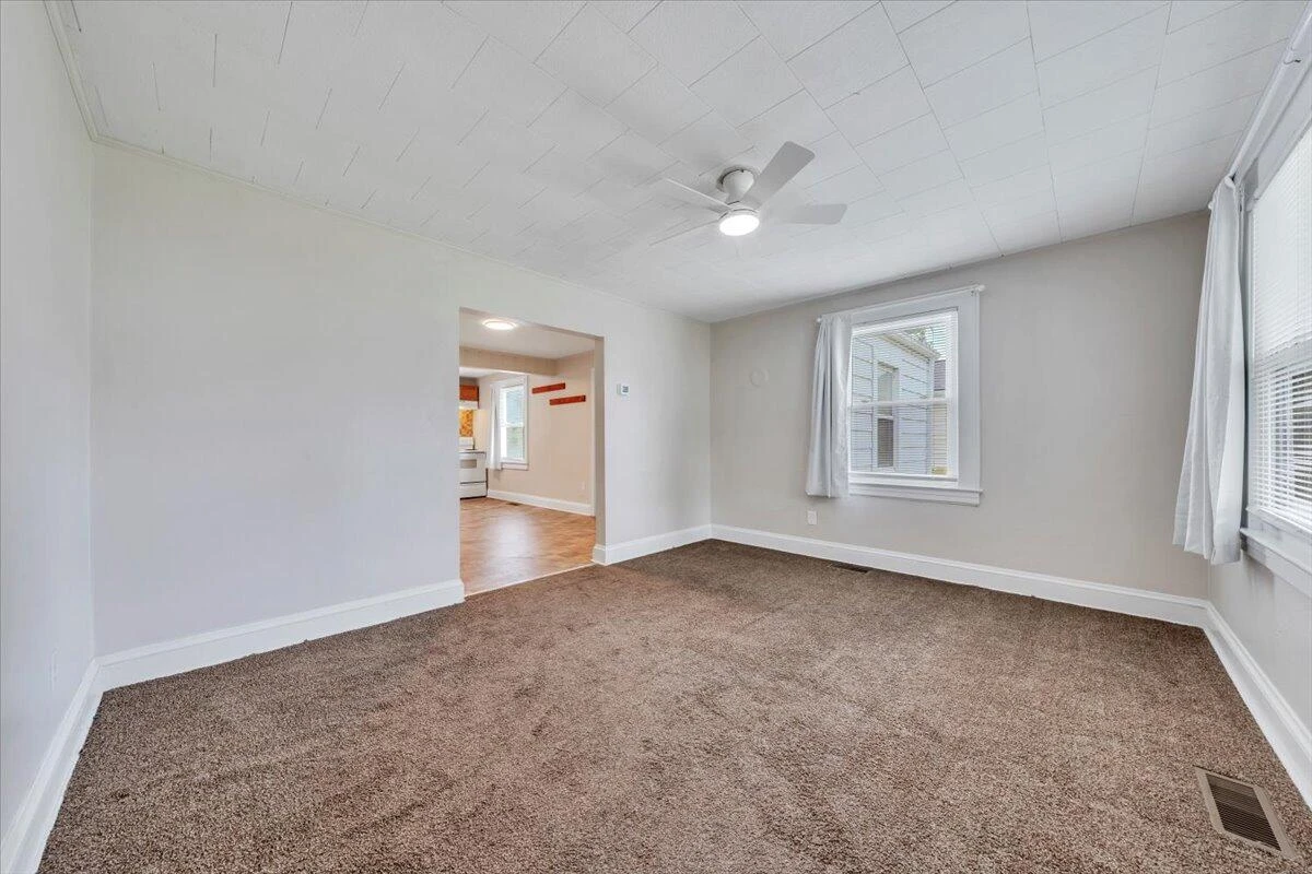 5024 MORWANDA ST NW - Photo 2