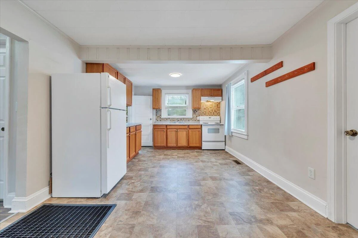5024 MORWANDA ST NW - Photo 7
