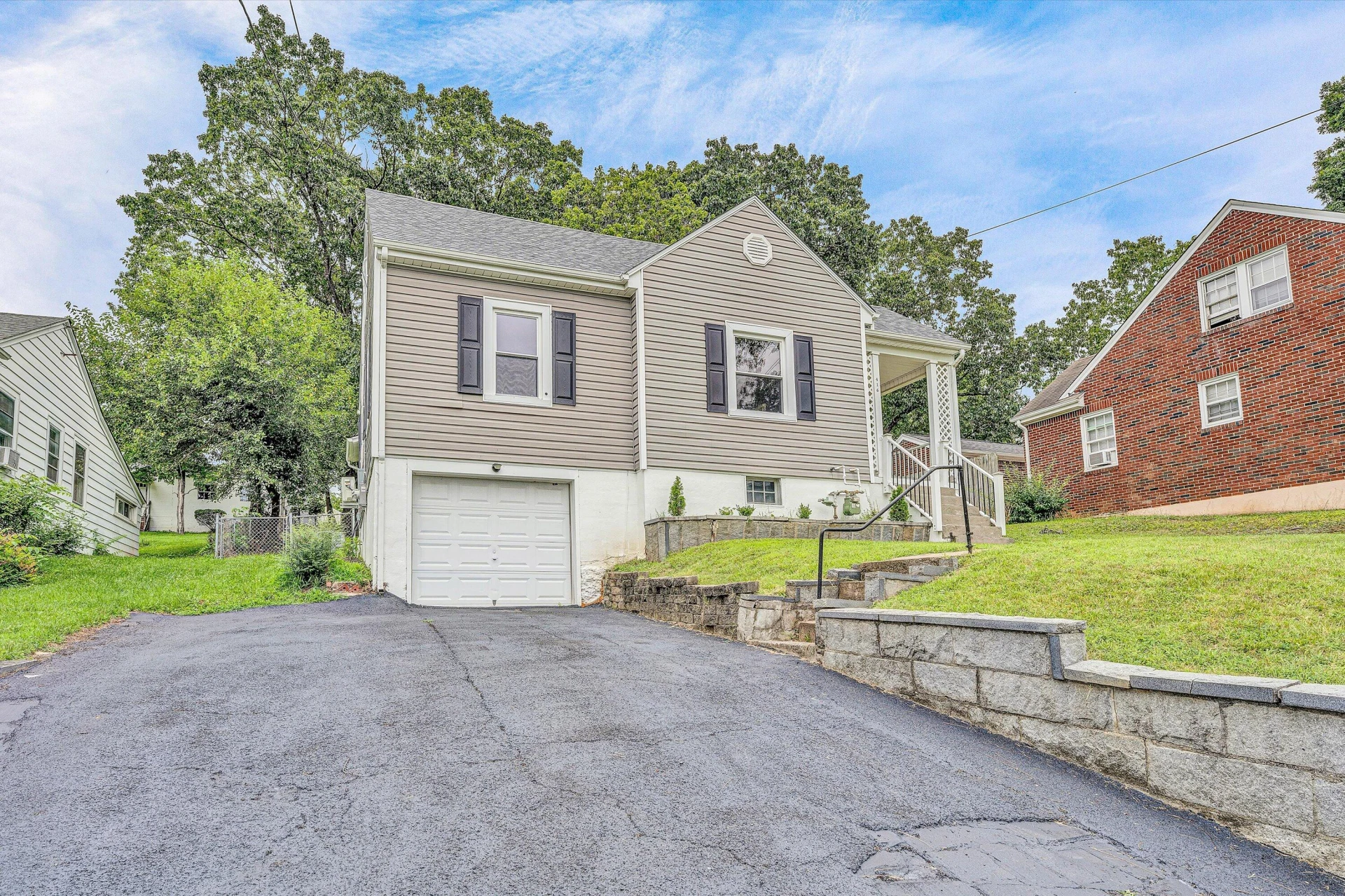 416 Dalewood AVE - Photo 2
