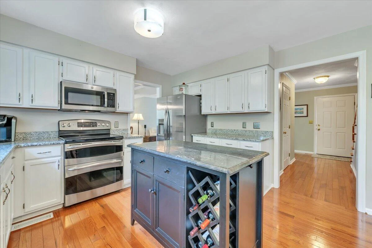 4723 Whipplewood DR - Photo 31