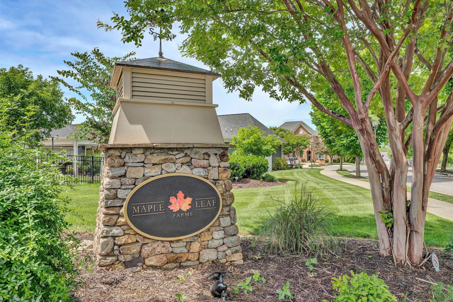 4409 Greenlace CIR SW - Photo 2