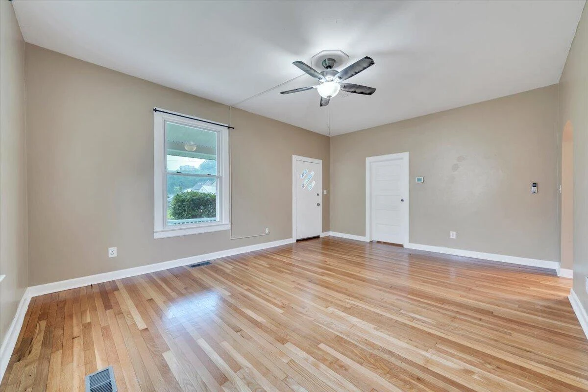 14 W Carrollton AVE - Photo 15