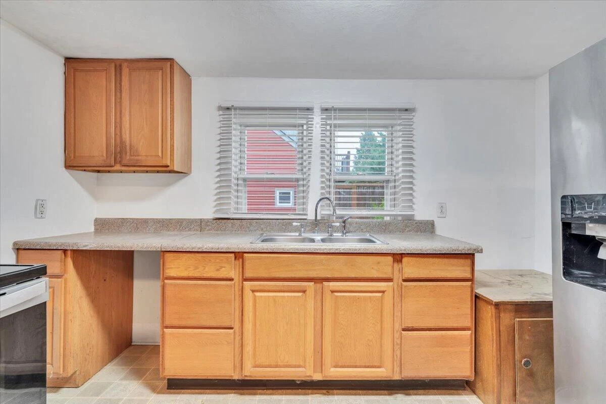 14 W Carrollton AVE - Photo 9