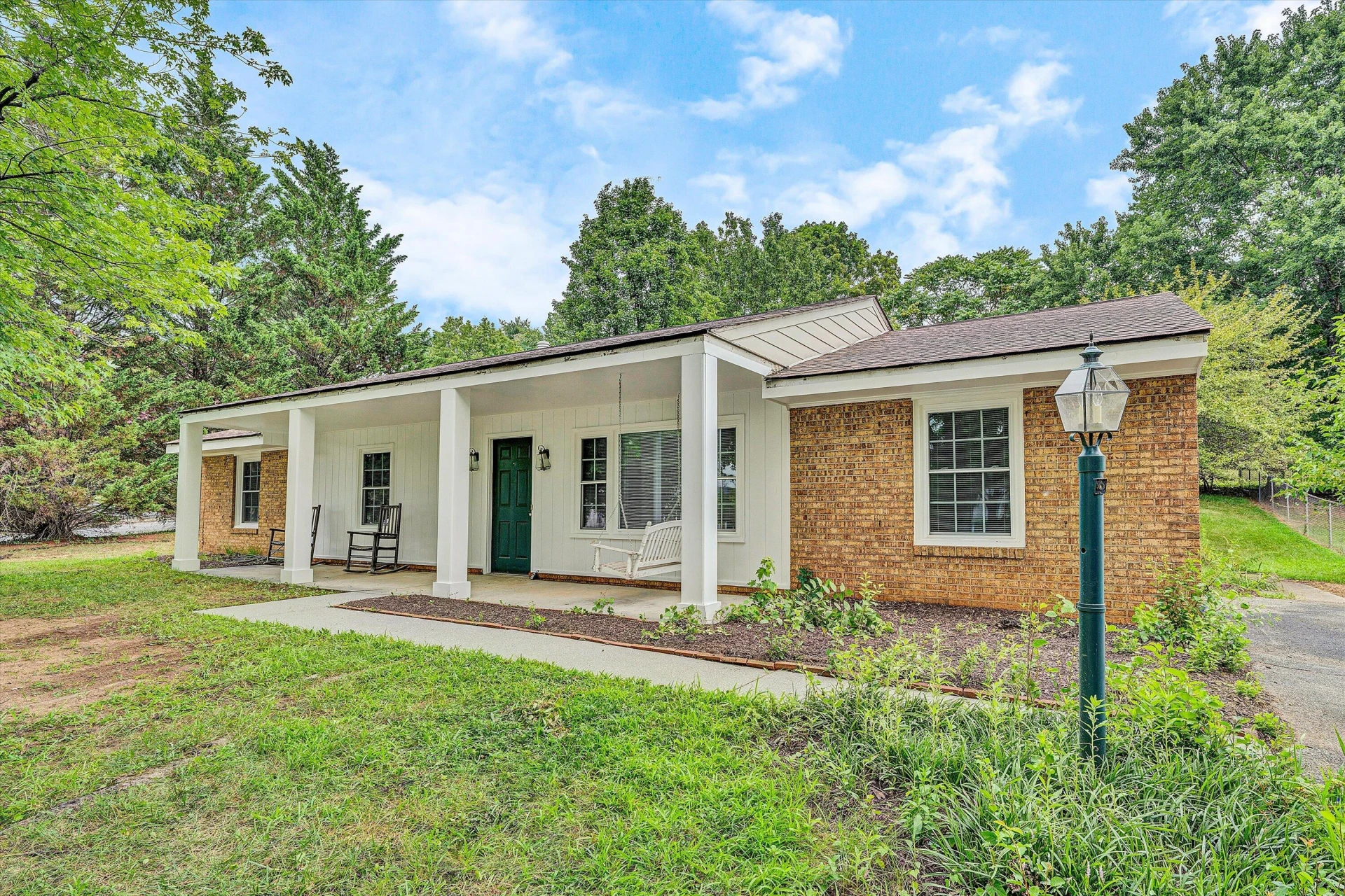 221 Spring Grove DR