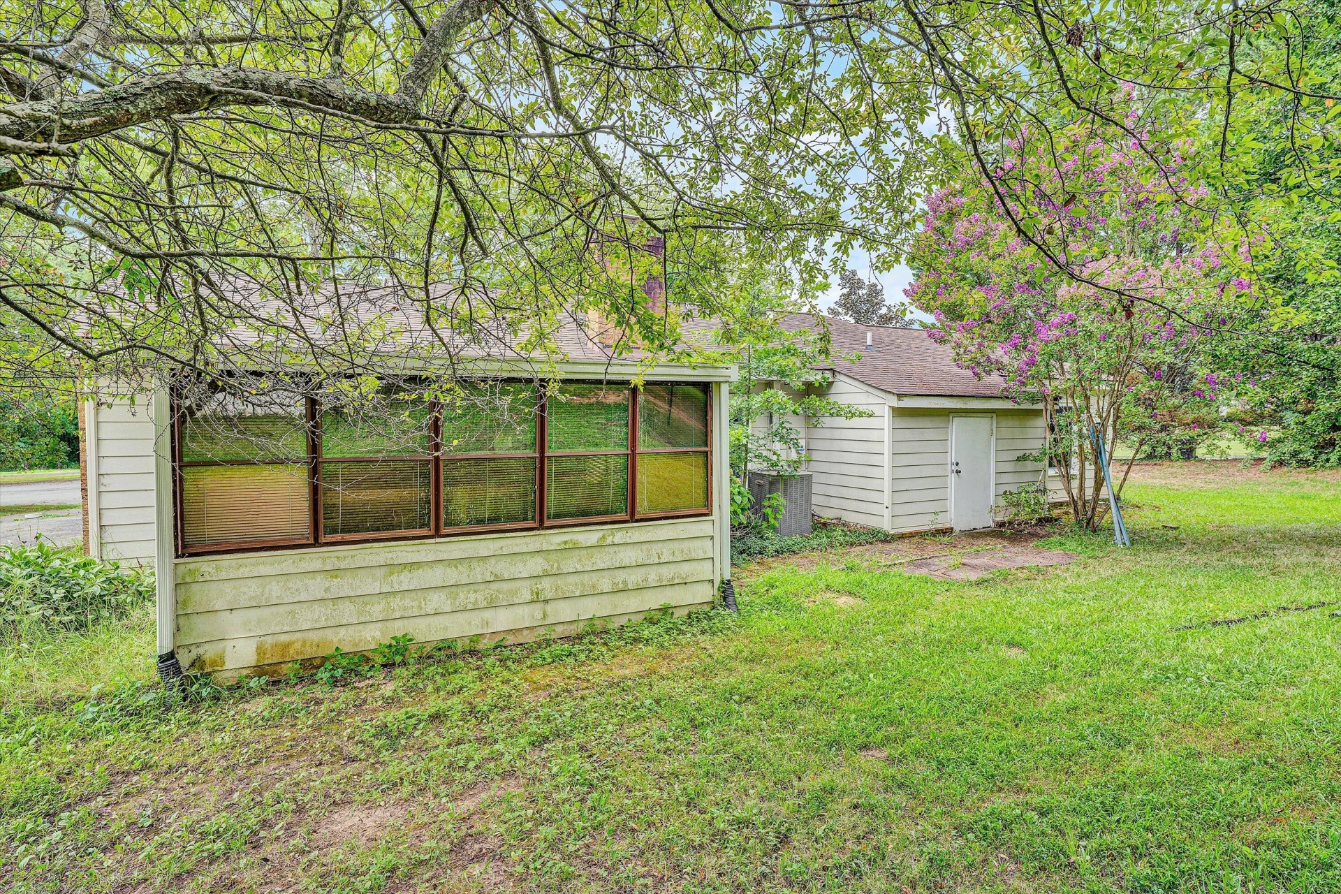 221 Spring Grove DR - Photo 26