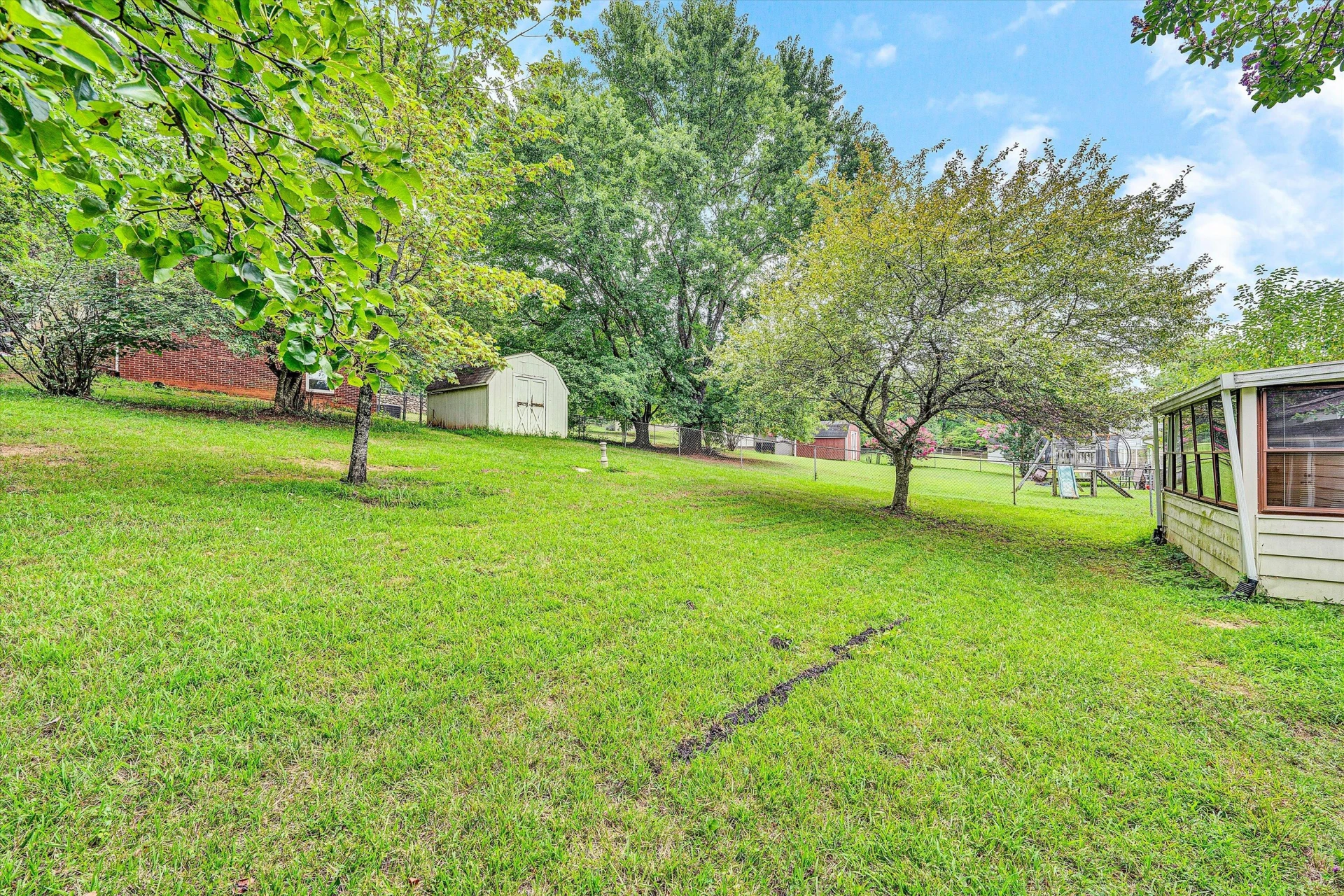 221 Spring Grove DR - Photo 29