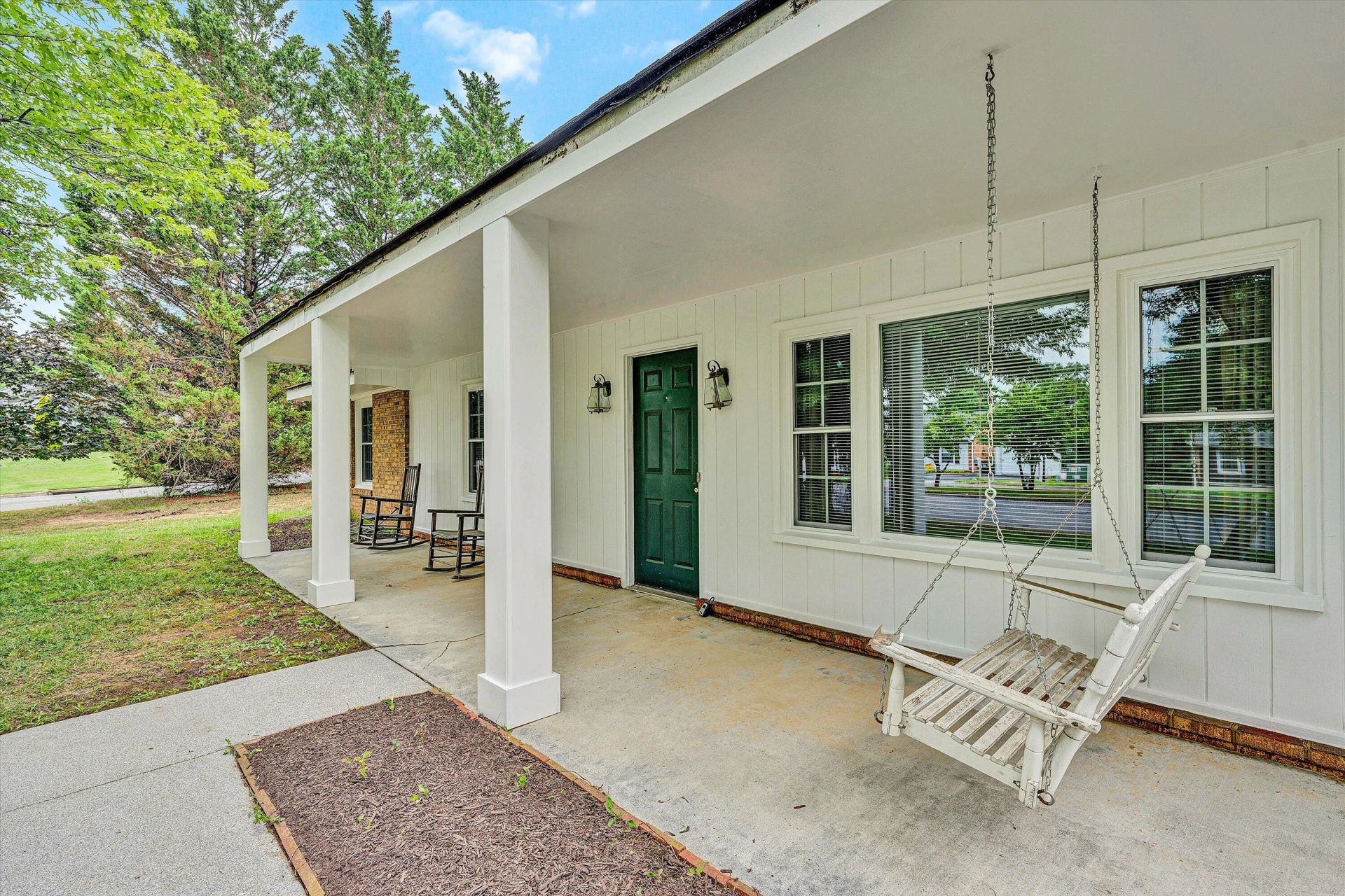 221 Spring Grove DR - Photo 3