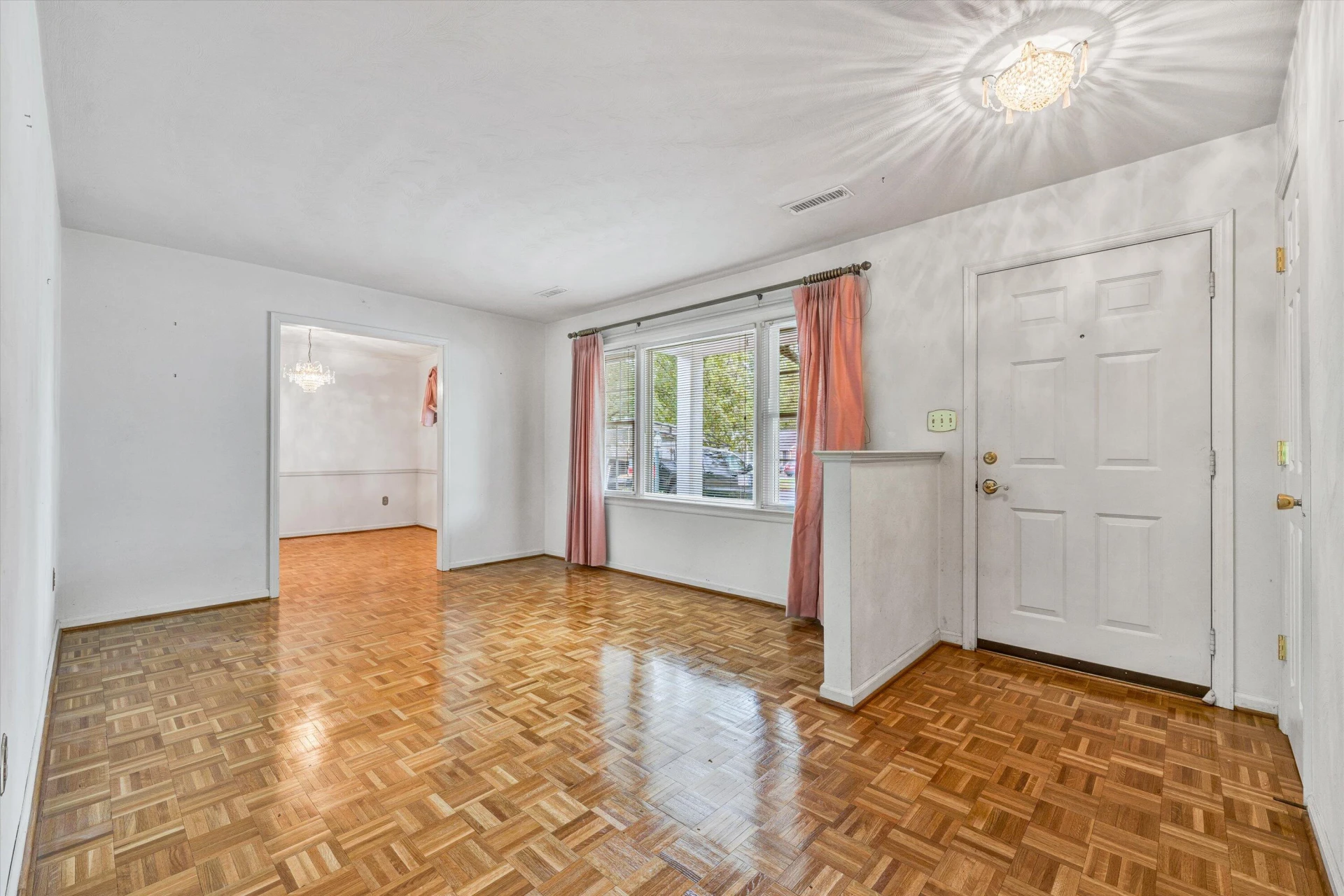 221 Spring Grove DR - Photo 5