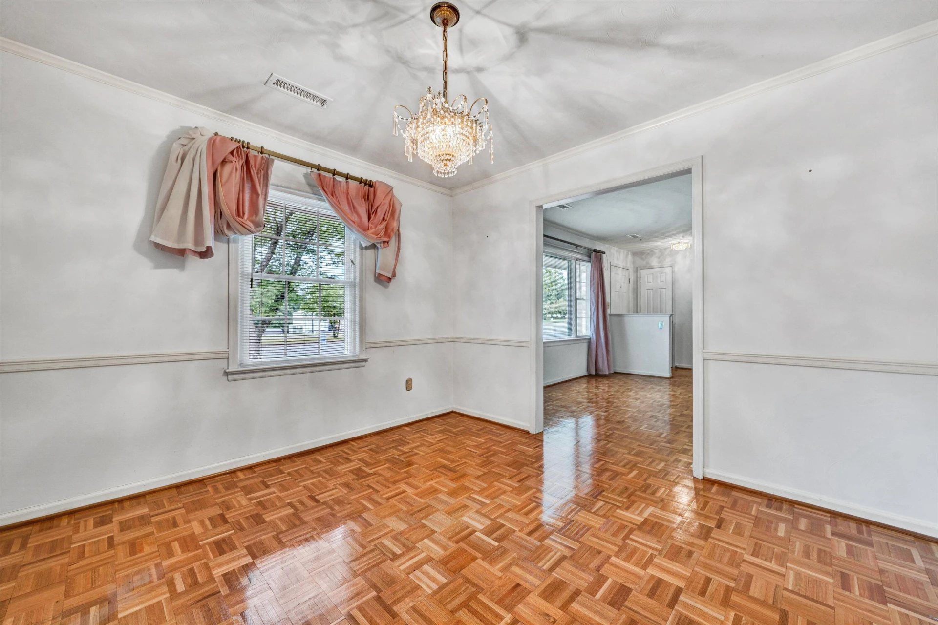 221 Spring Grove DR - Photo 8