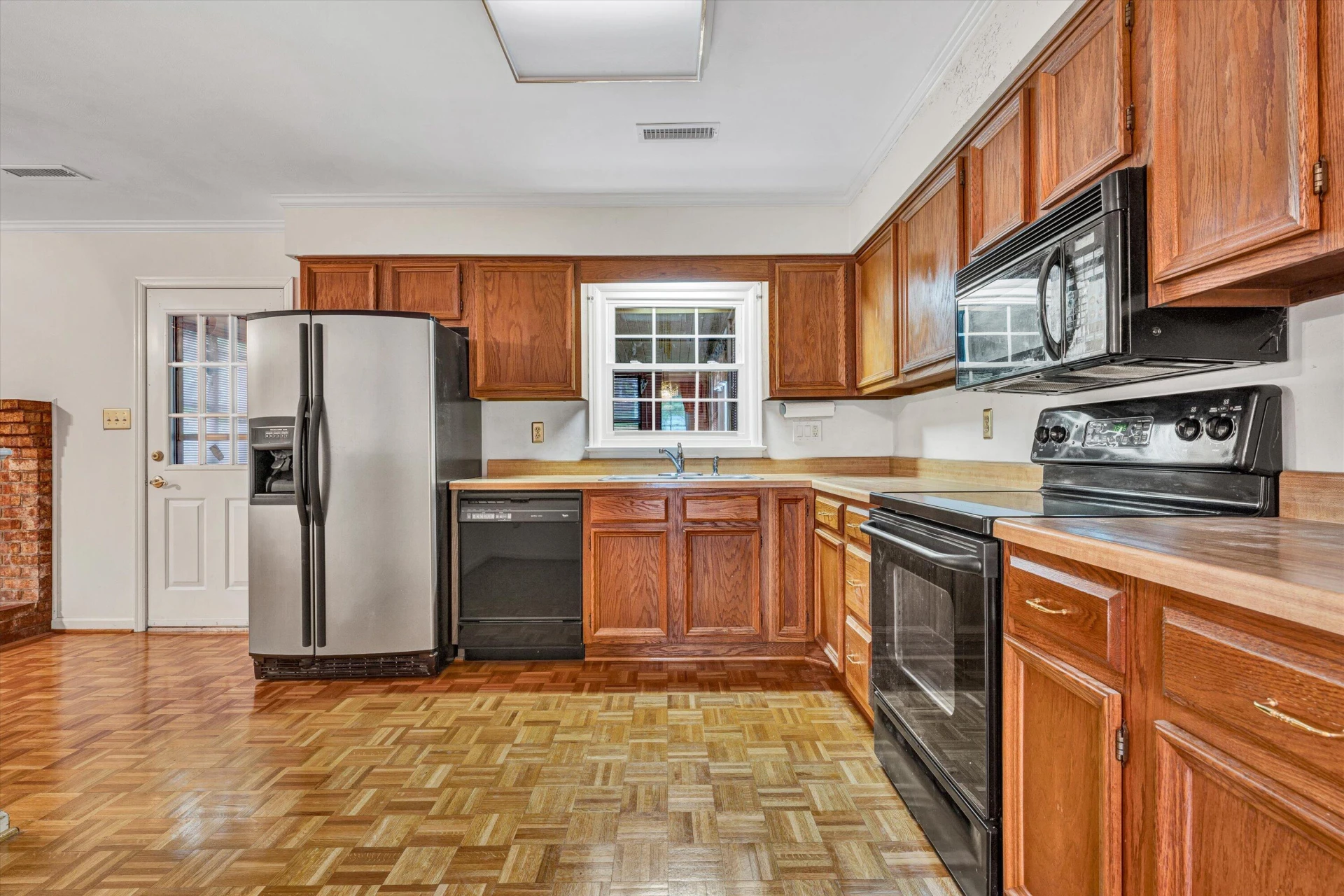221 Spring Grove DR - Photo 9