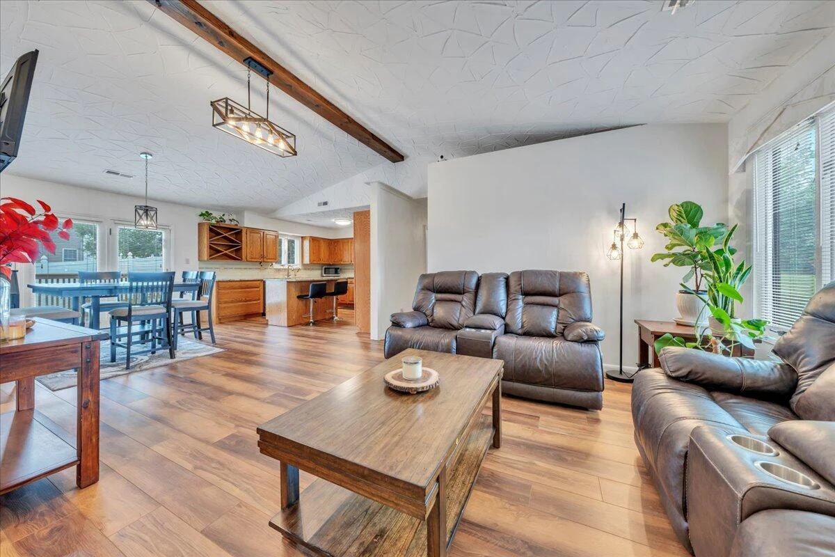 6720 Albert RD - Photo 2