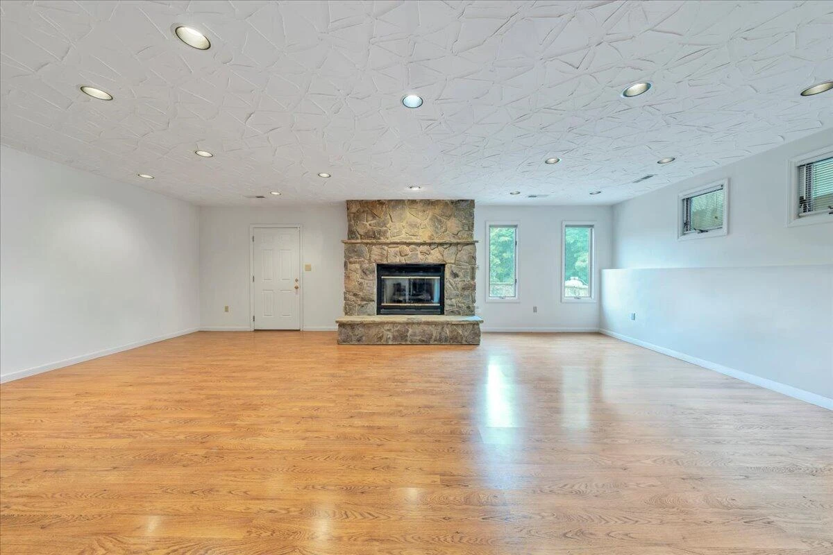 6720 Albert RD - Photo 26
