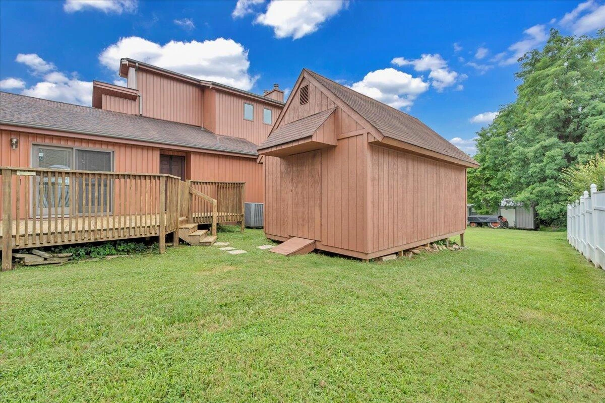 6720 Albert RD - Photo 38
