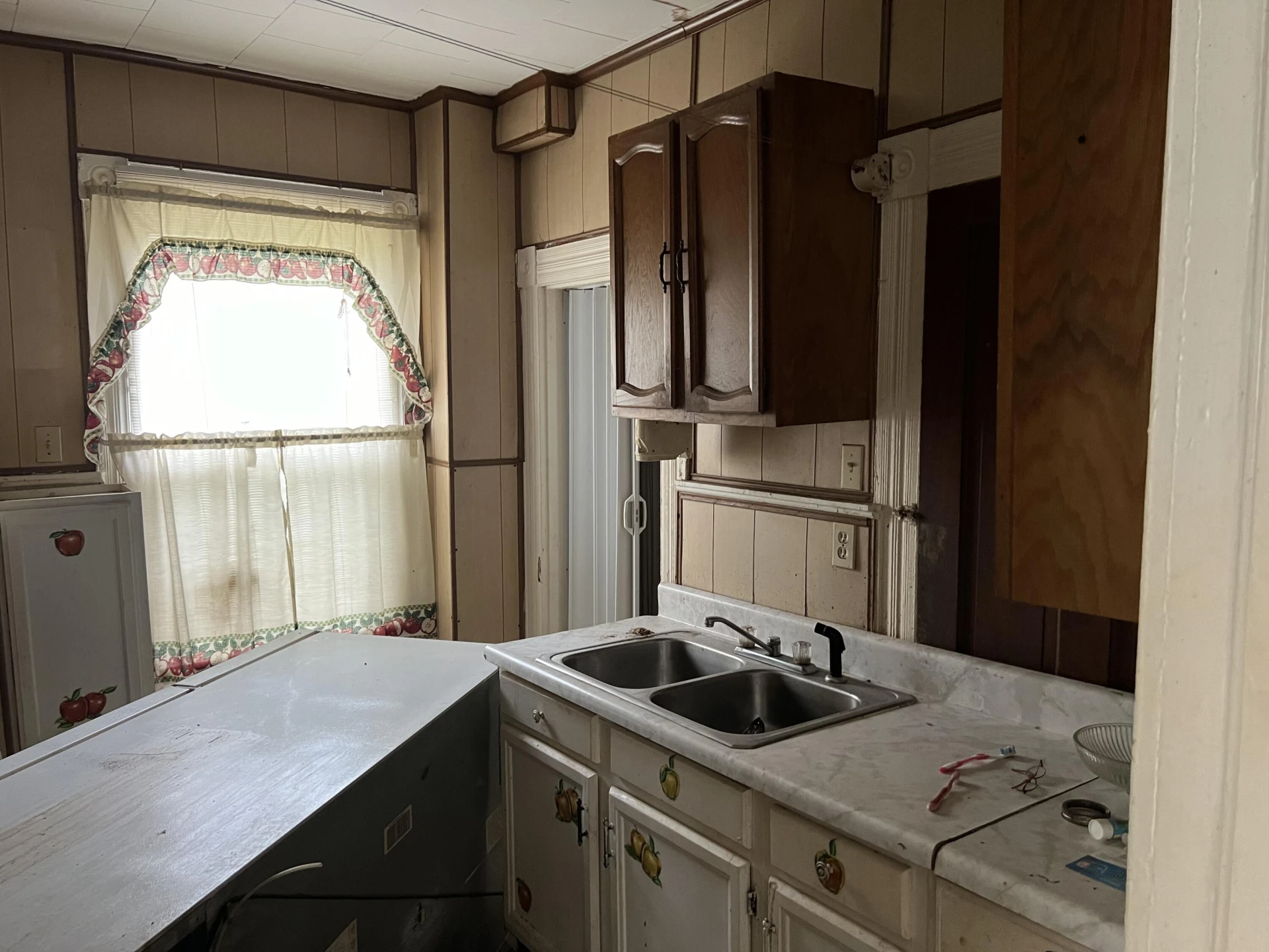 813 Rose AVE - Photo 11