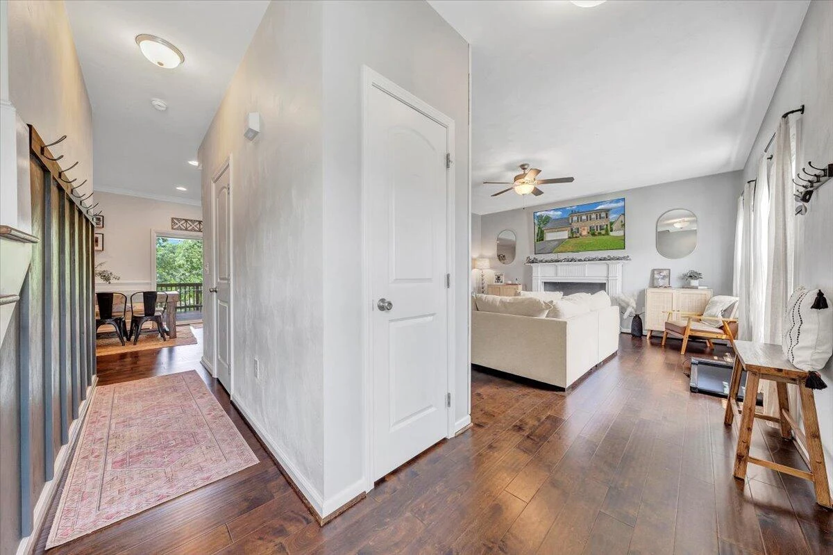 4927 Warrior DR - Photo 2