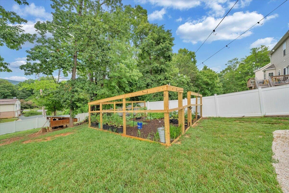 4927 Warrior DR - Photo 29