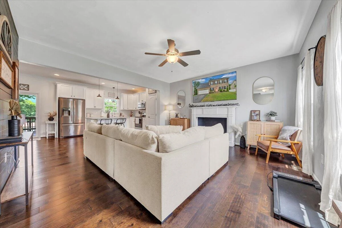 4927 Warrior DR - Photo 4