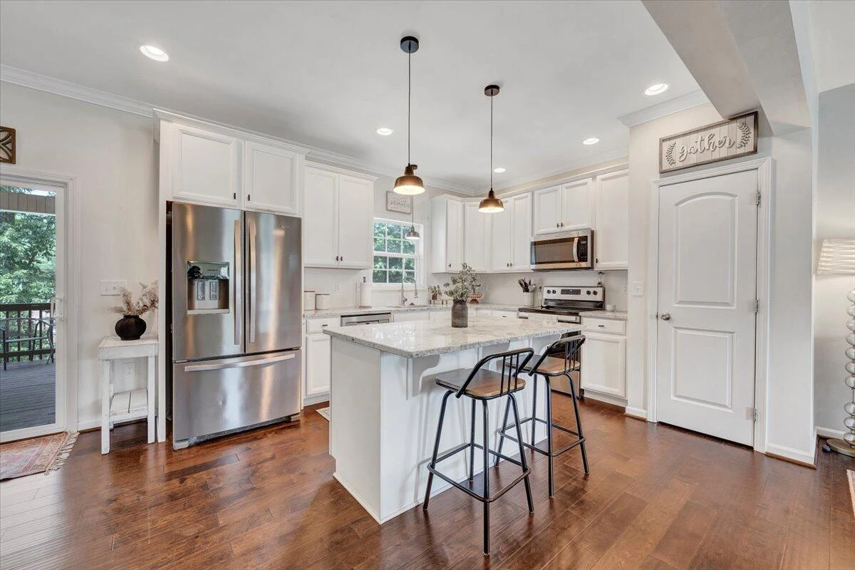 4927 Warrior DR - Photo 6