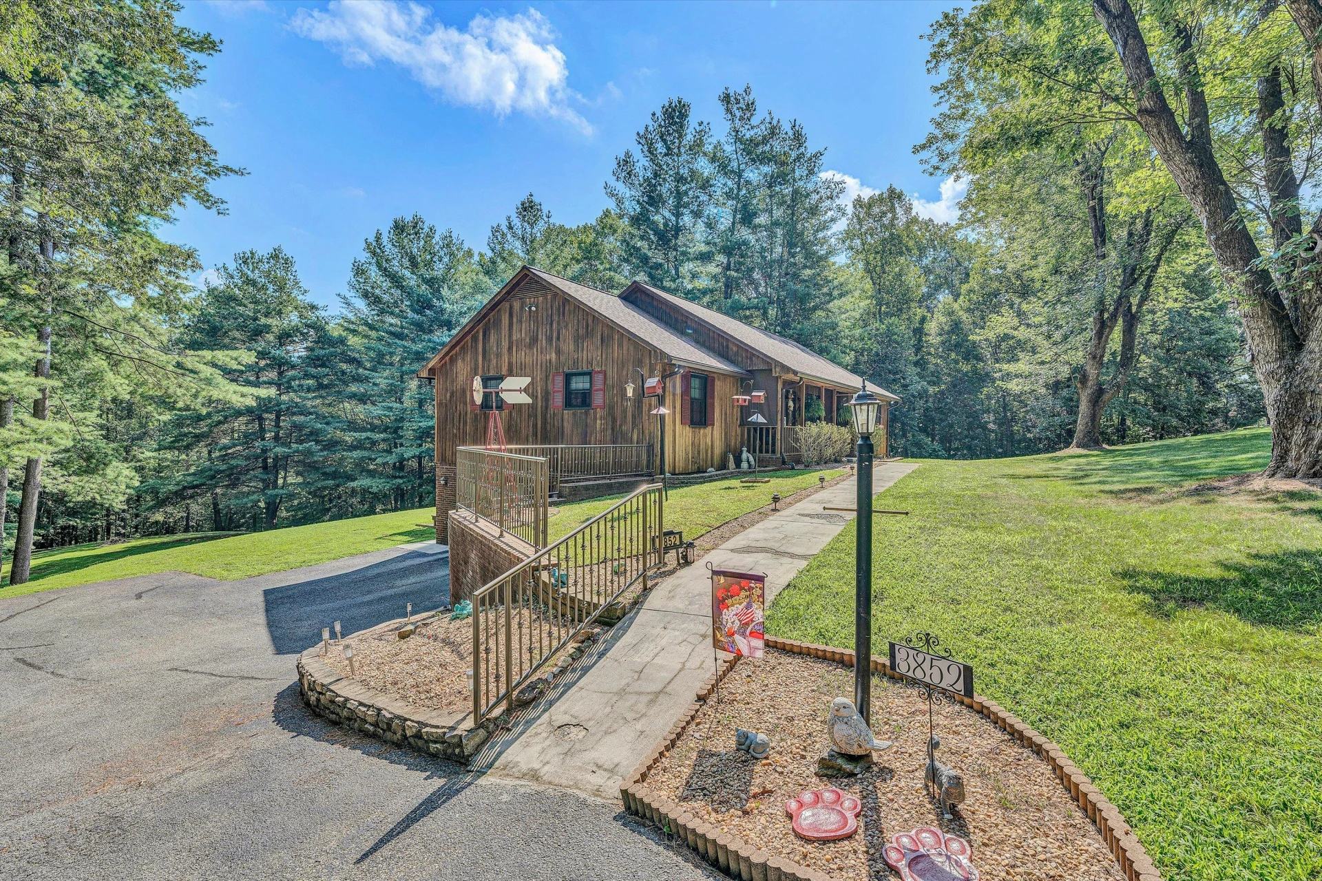 3852 Sun Valley LN - Photo 4