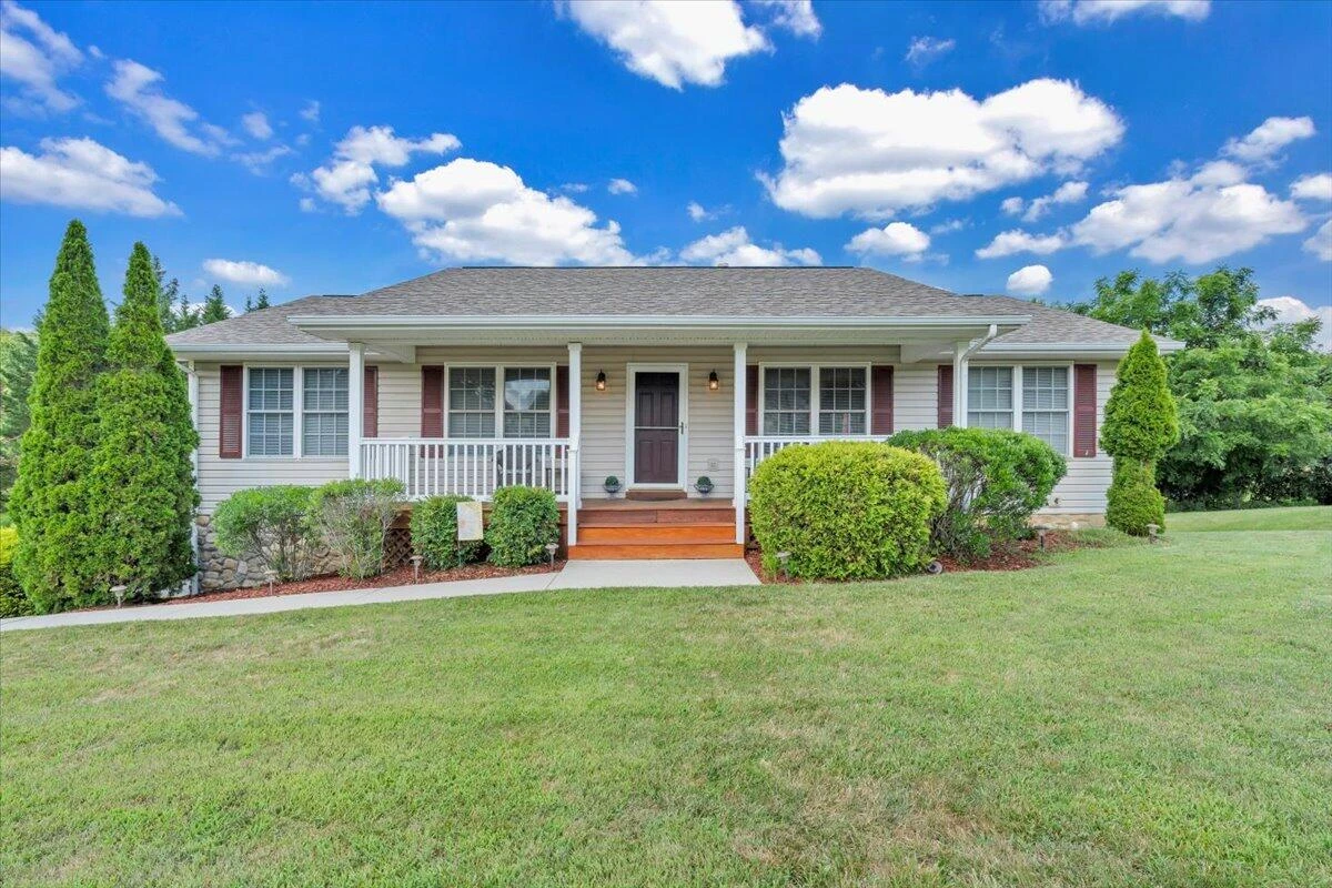 3141 Valley Stream DR