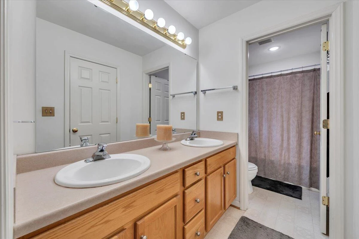 3141 Valley Stream DR - Photo 13