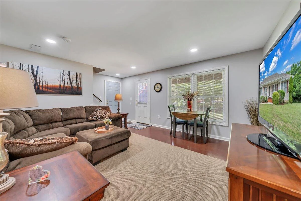 3141 Valley Stream DR - Photo 14