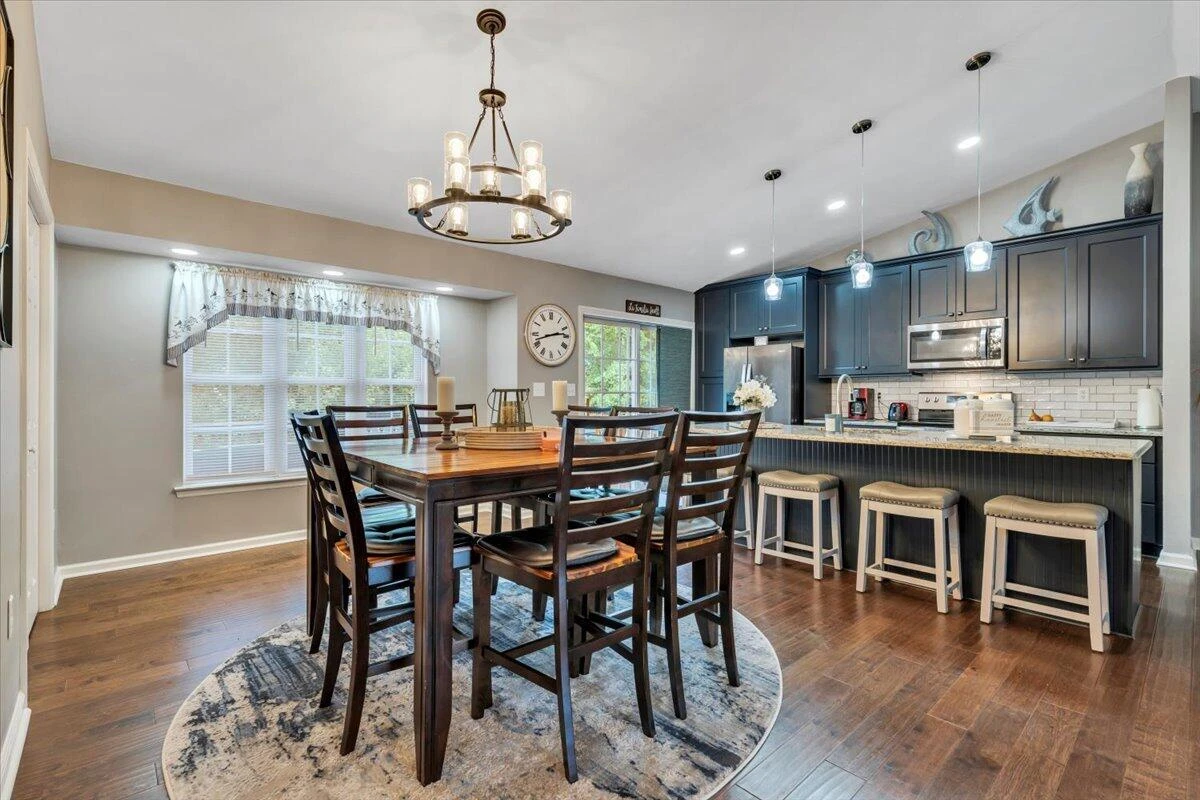 3141 Valley Stream DR - Photo 6