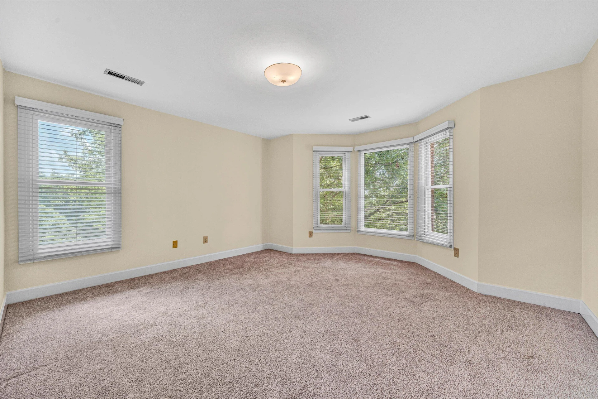 8301 Strathmore LN - Photo 15