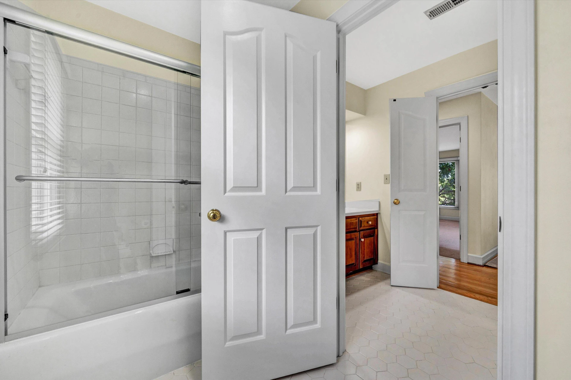 8301 Strathmore LN - Photo 18