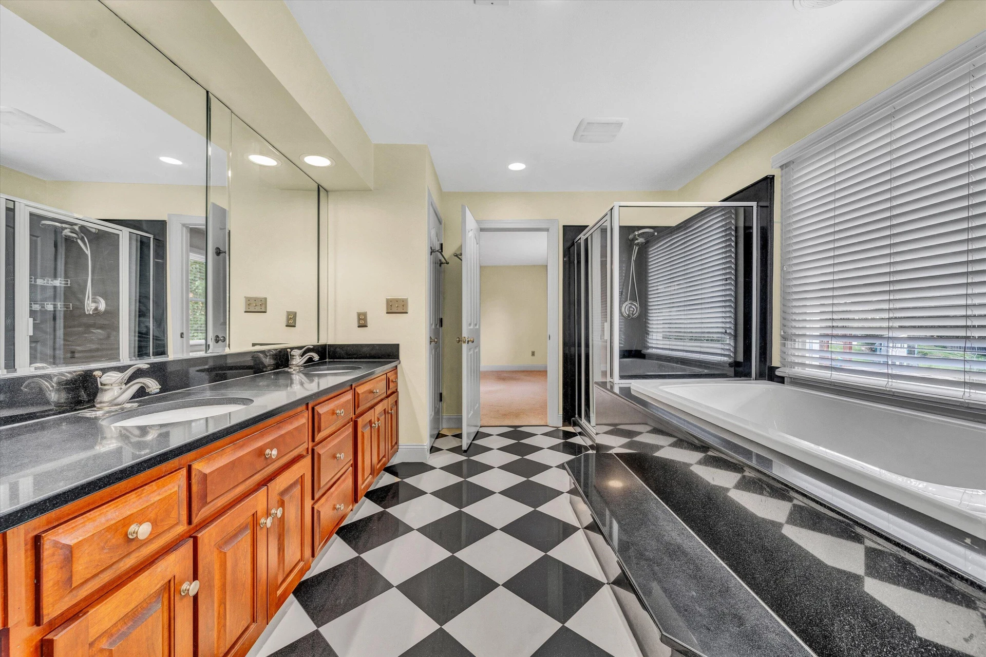 8301 Strathmore LN - Photo 24