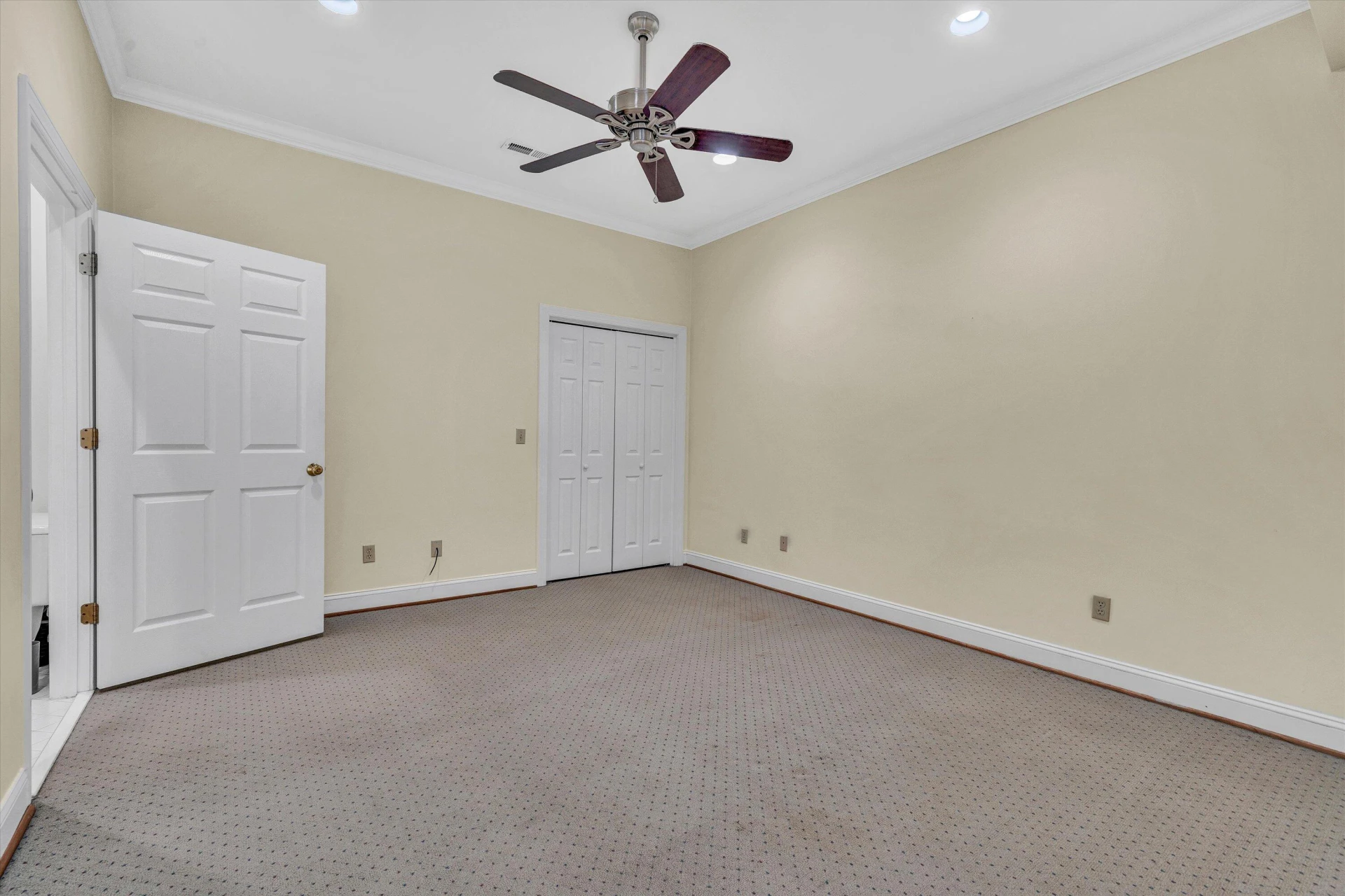 8301 Strathmore LN - Photo 30