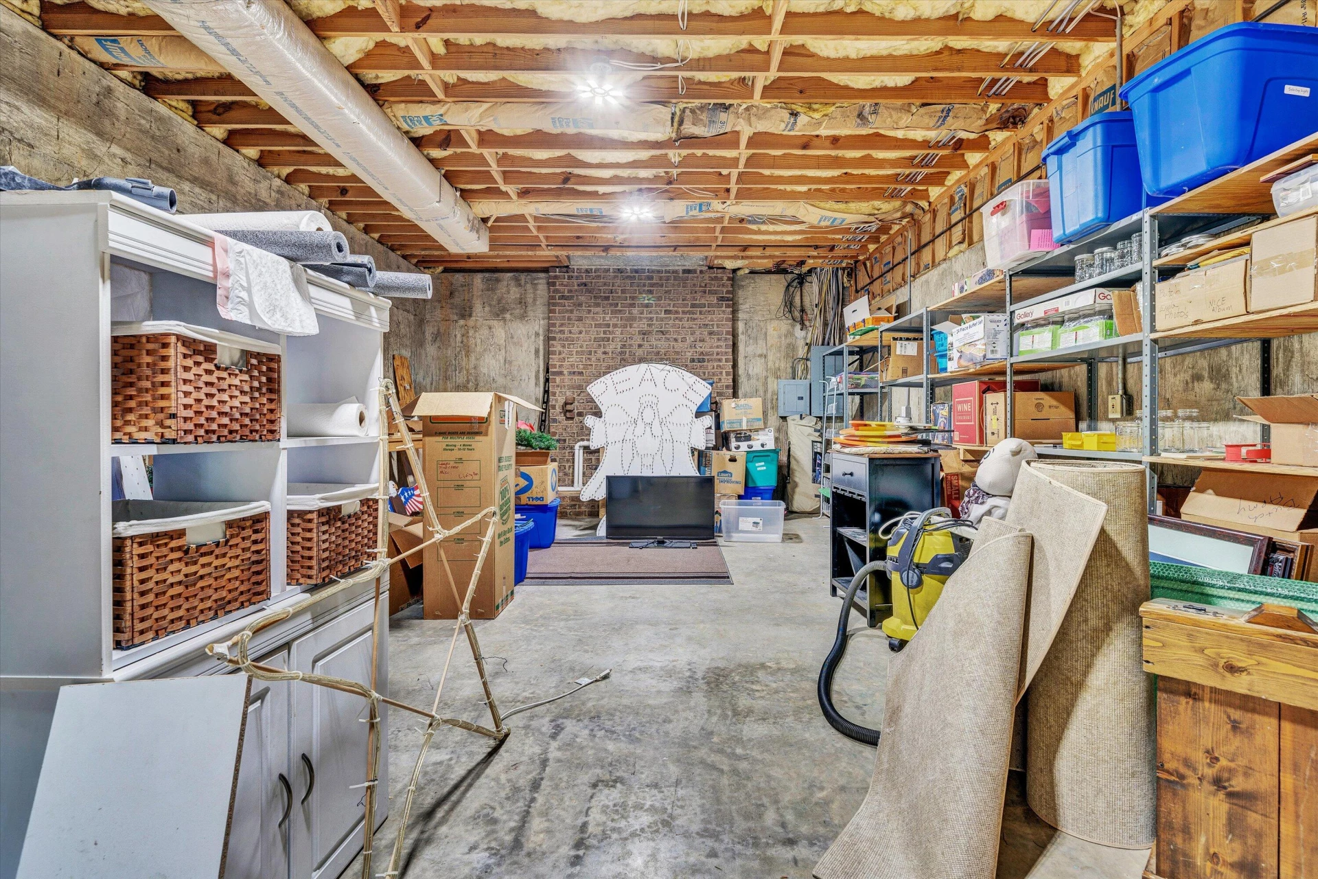 8301 Strathmore LN - Photo 32