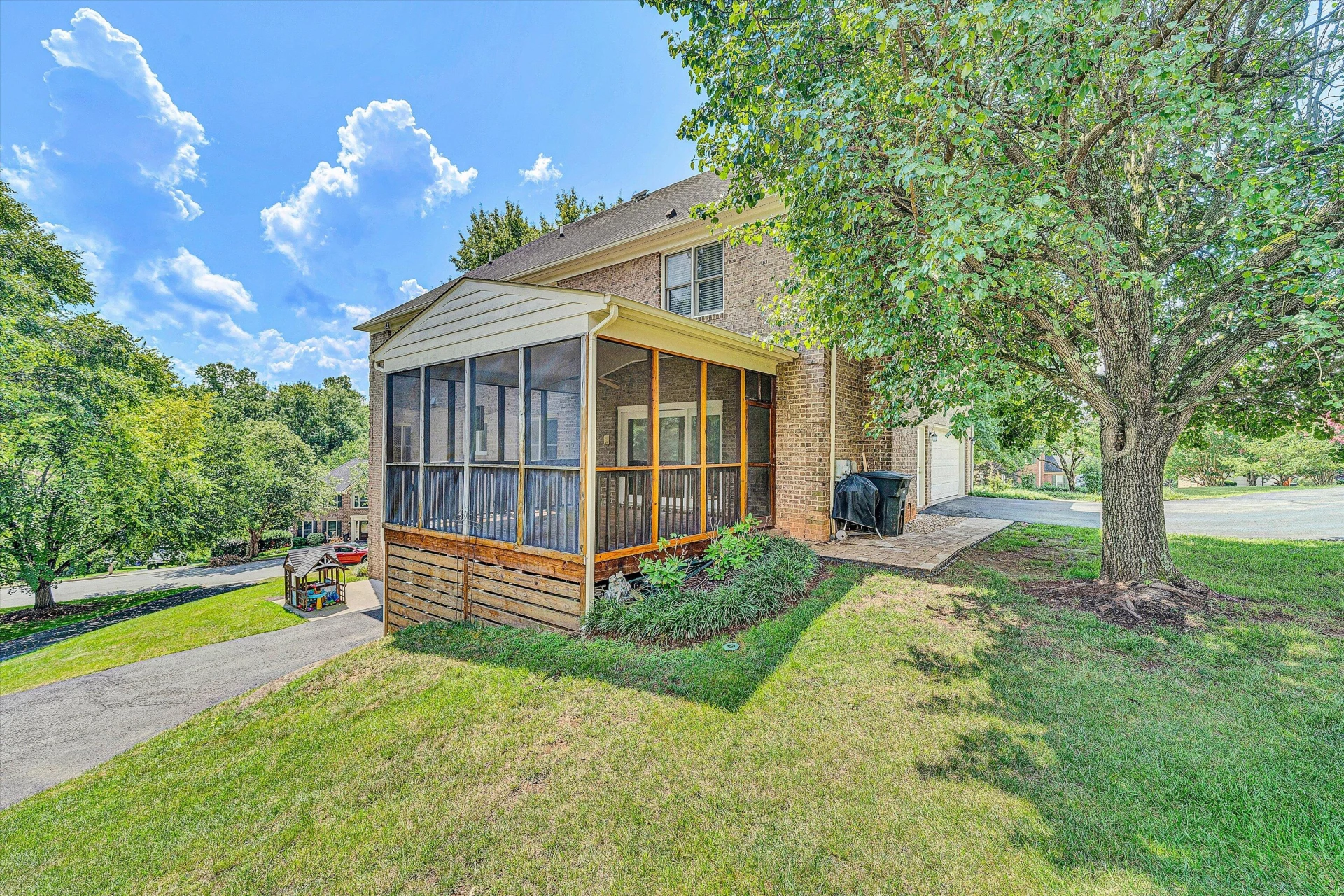 8301 Strathmore LN - Photo 34
