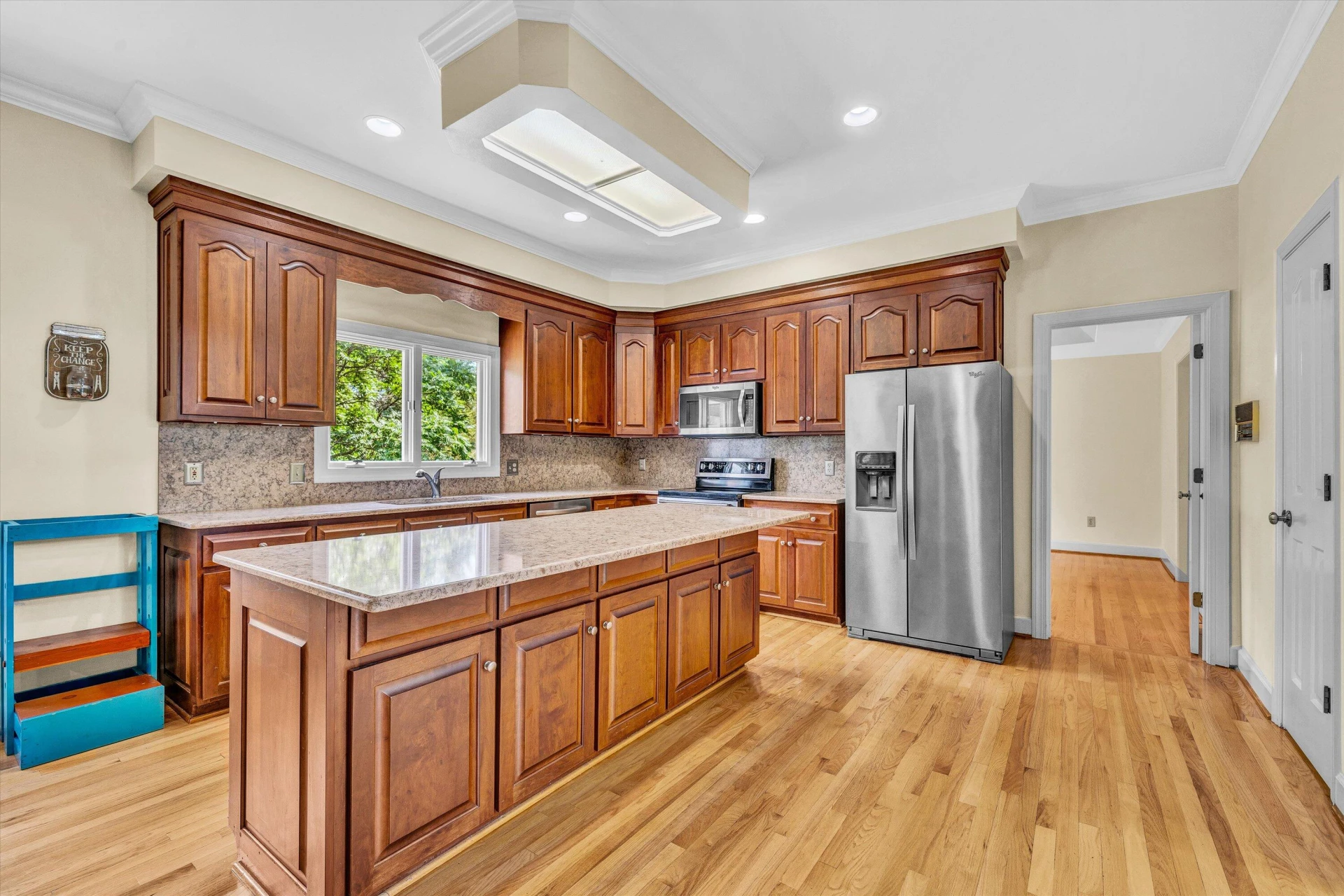 8301 Strathmore LN - Photo 5