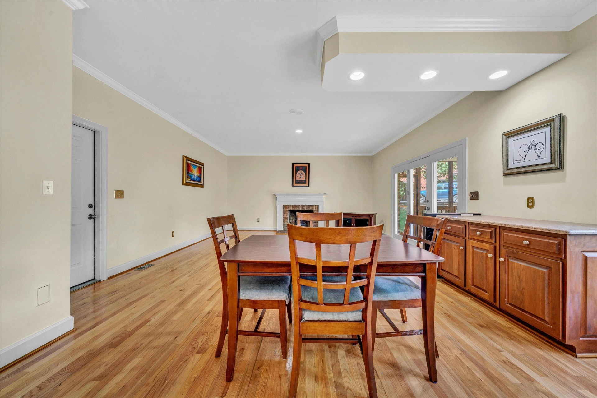 8301 Strathmore LN - Photo 8