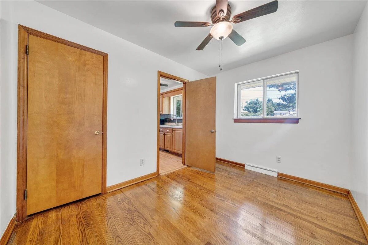 3332 Maplelawn AVE NW - Photo 11