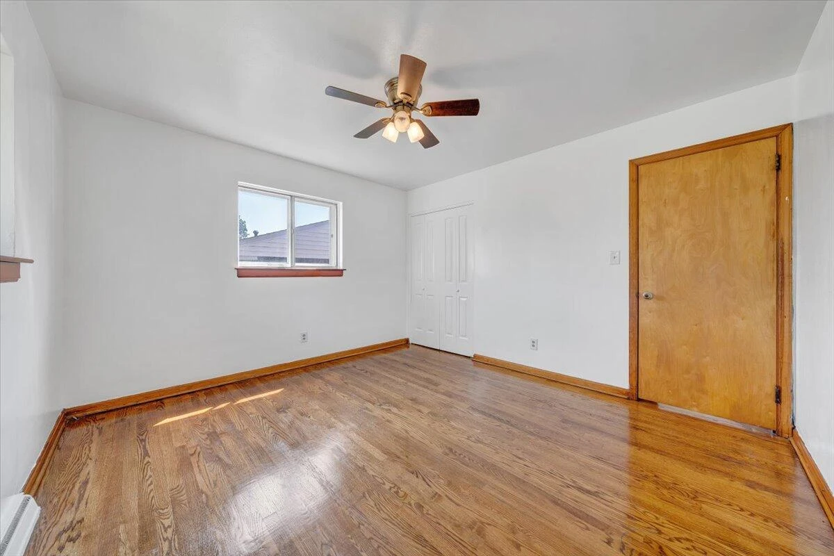 3332 Maplelawn AVE NW - Photo 14