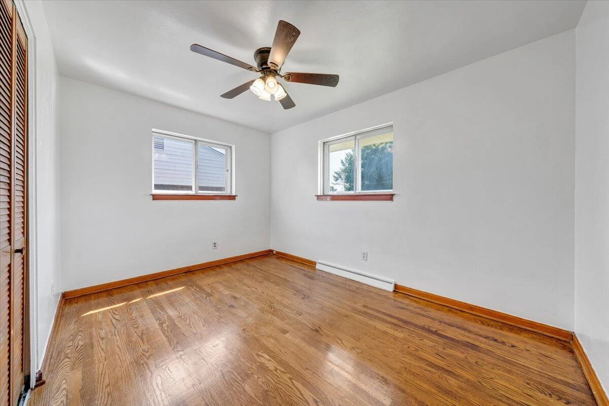 3332 Maplelawn AVE NW - Photo 15