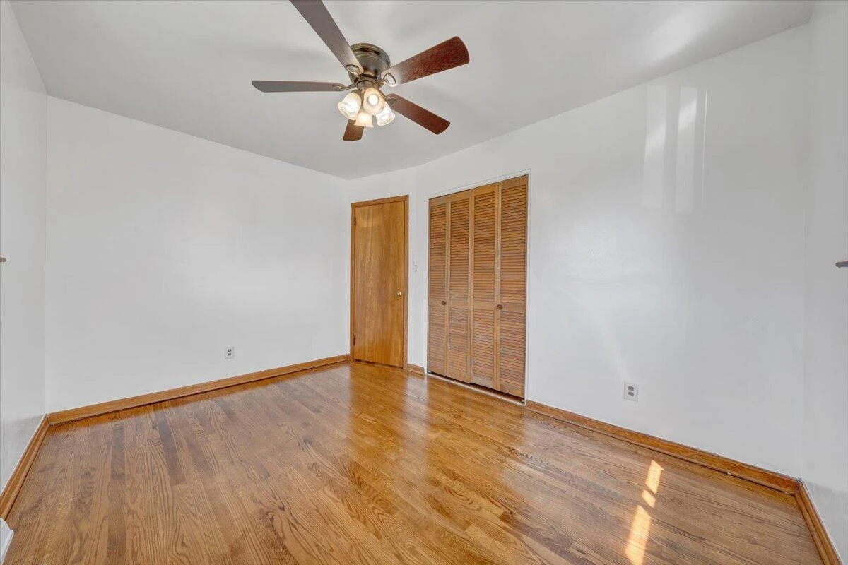 3332 Maplelawn AVE NW - Photo 16