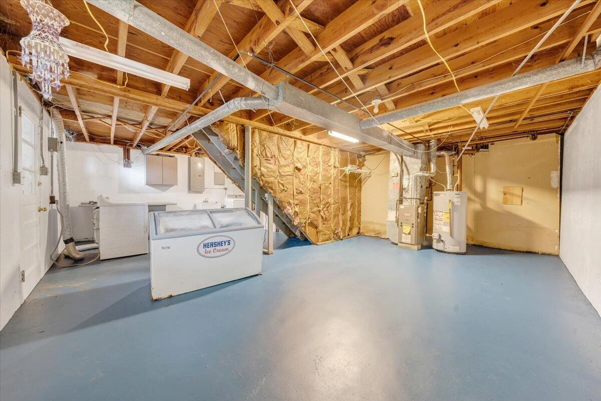 3332 Maplelawn AVE NW - Photo 18