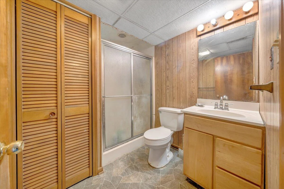 3332 Maplelawn AVE NW - Photo 20