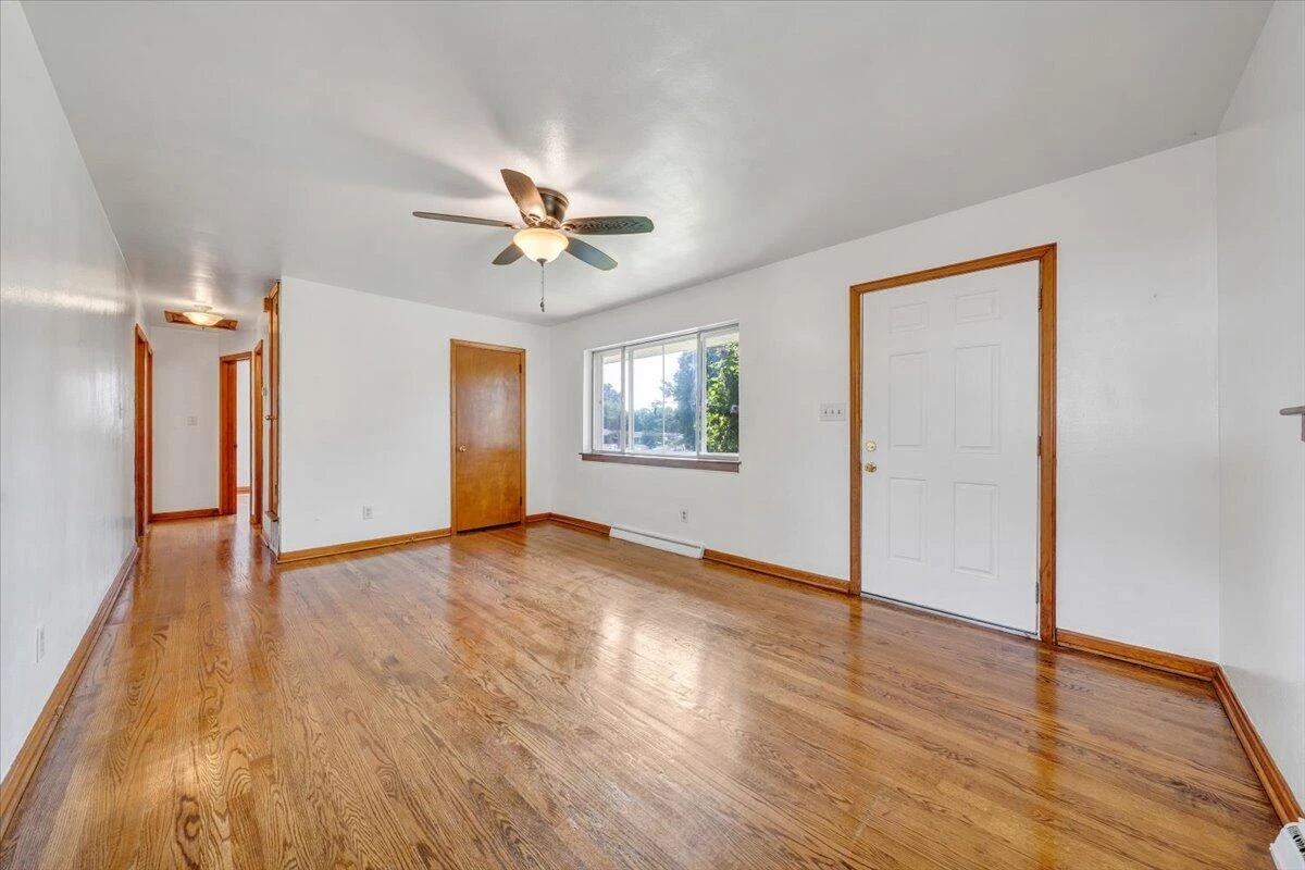 3332 Maplelawn AVE NW - Photo 5