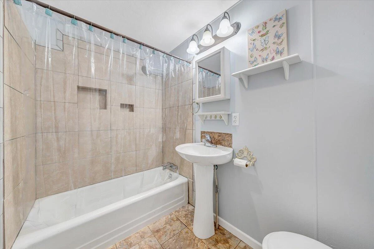 130 East ST - Photo 16