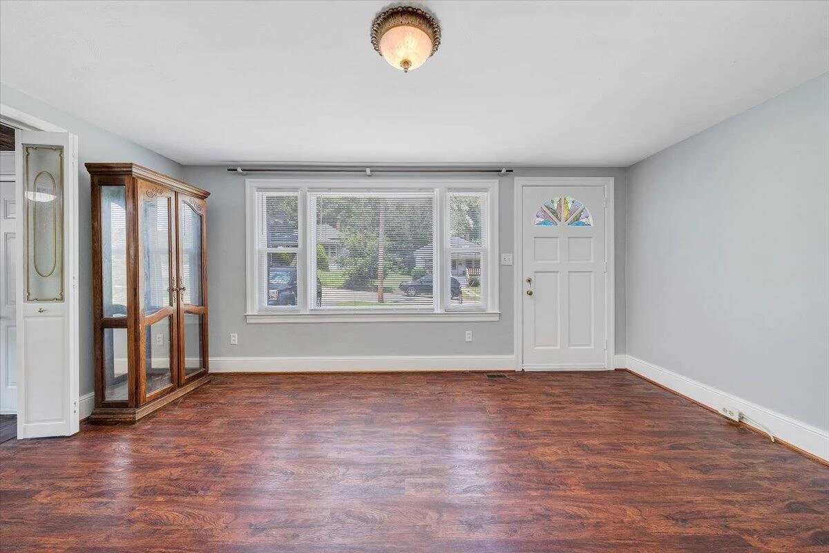 130 East ST - Photo 6